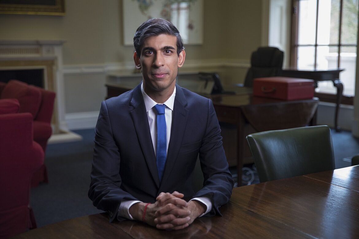 Polls Predict Unprecedented Defeat for Sunak’s Conservatives in Upcoming UK Elections