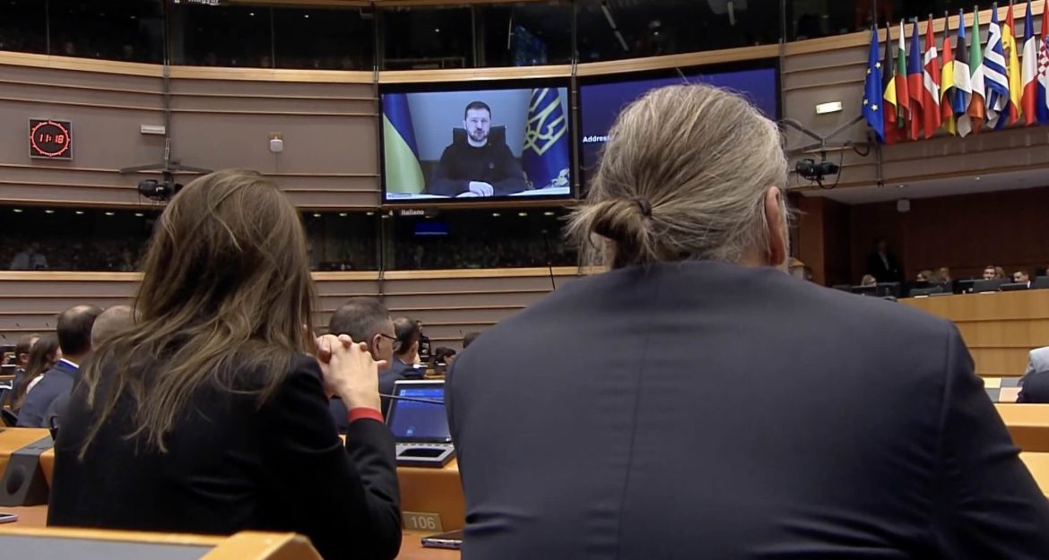 European Parliament Rallies Behind Ukraine as Zelensky Marks 1,000 Days of War
