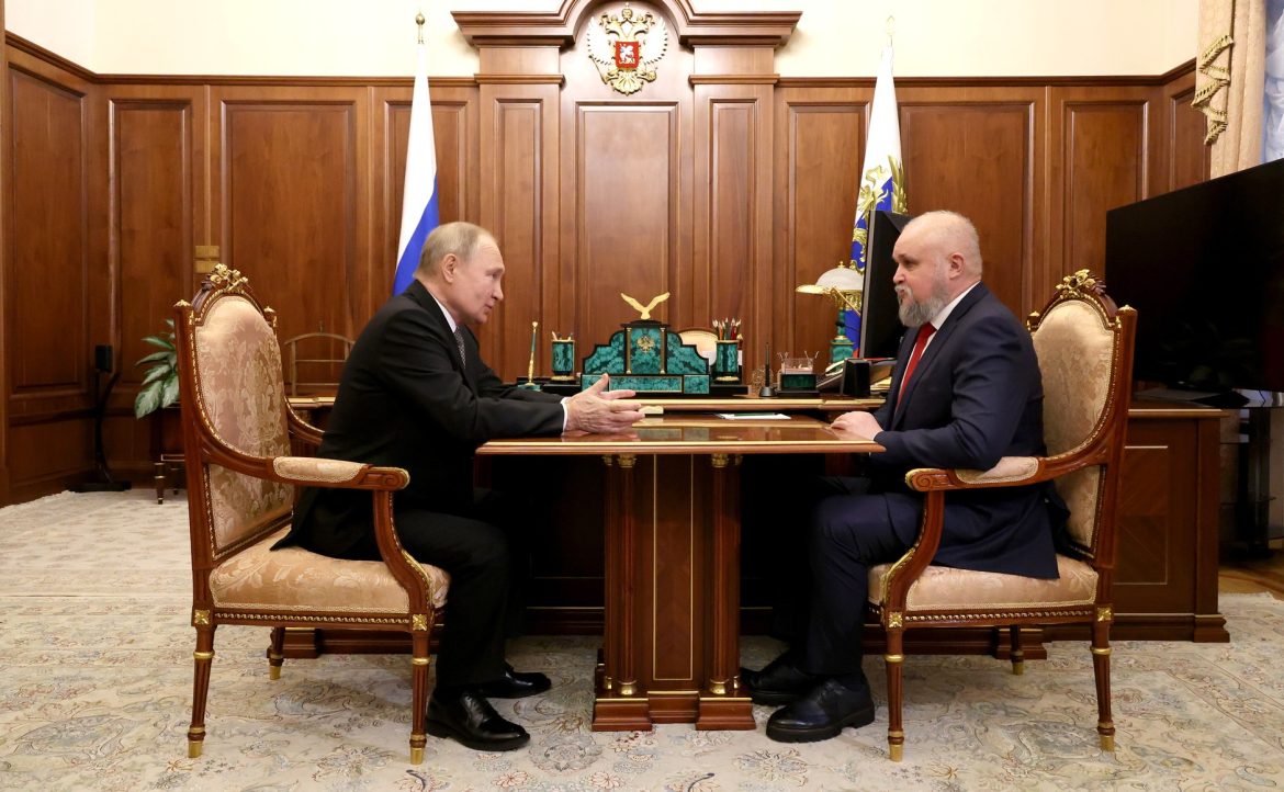 Inside the Power Struggle Over Russia’s Oil Industry Merger Plan