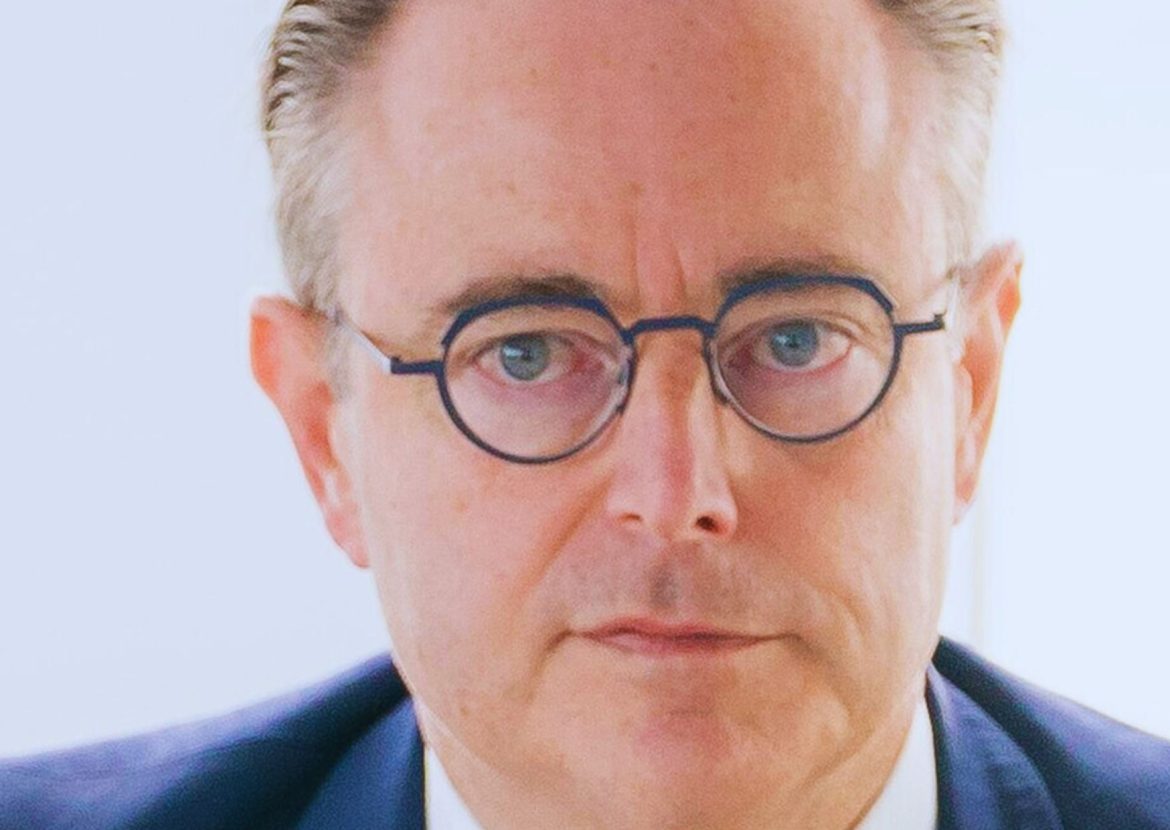 Belgian police arrest 3 over suspected plot to assassinate Prime Minister Bart De Wever Belgian police arrest 3 over suspected plot to assassinate Prime Minister Bart De Wever