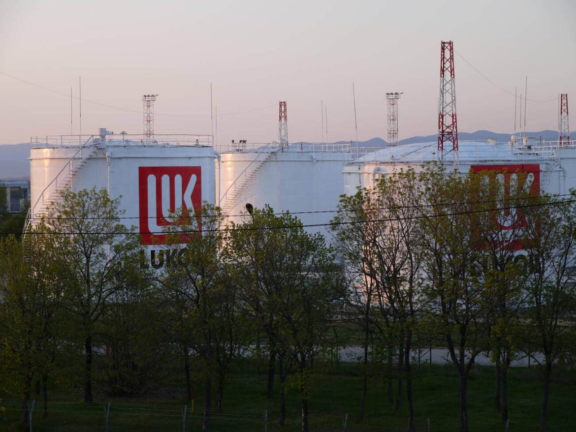 Trump’s oil sanctions raise the stakes for Moscow — and Europe Trump’s oil sanctions raise the stakes for Moscow — and Europe