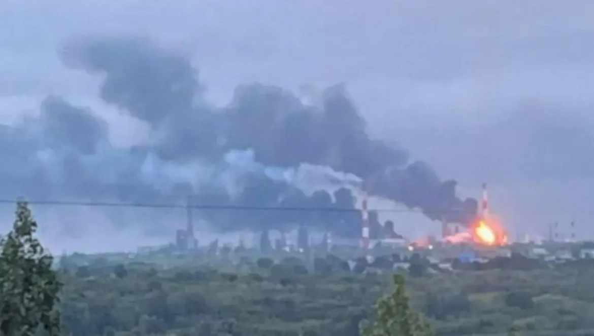 Ukrainian drone strike forces shutdown at Rosneft’s Syzran oil refinery