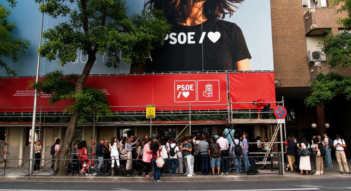 Police visit Spanish Socialist headquarters as corruption pressure grows around Sánchez