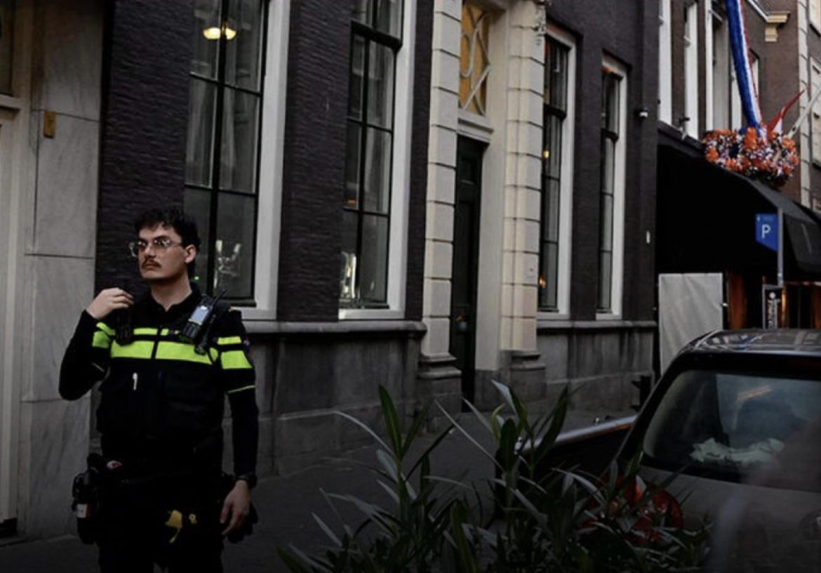 D66
