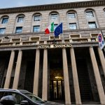 Intesa’s €30.6bn MPS Bid Reopens Italy’s Banking Consolidation Fight