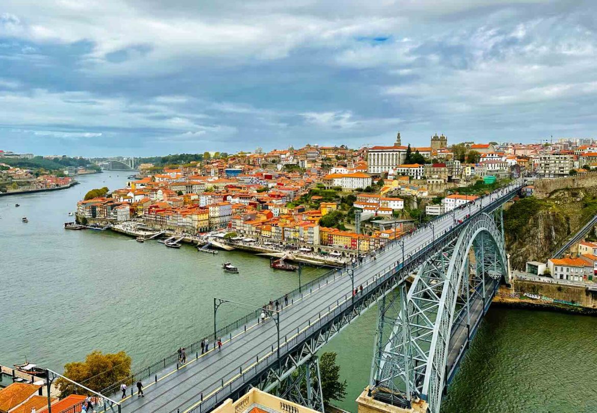 Porto introduces free public transport for all city residents